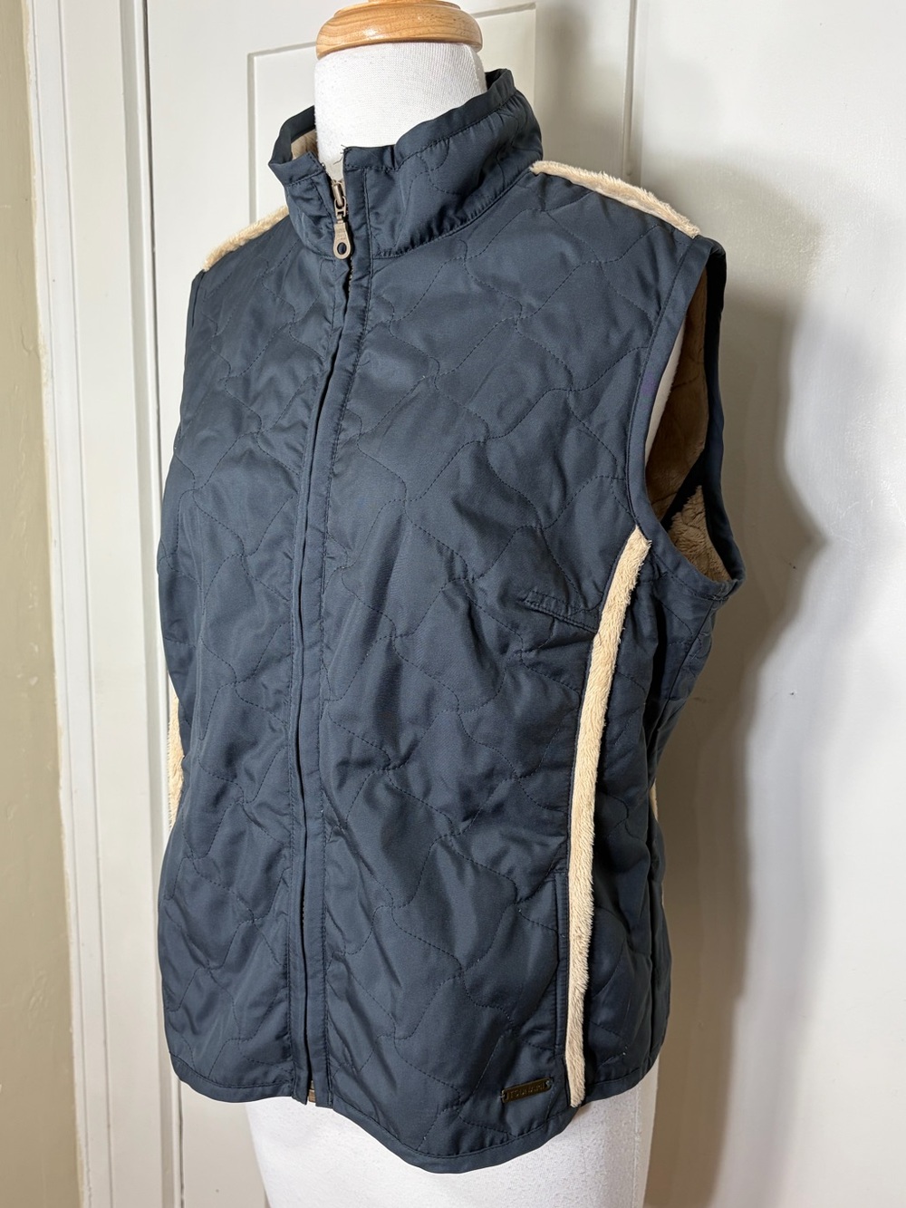 Tsunami Gray Fall Quilted Zip up Sleeveless Vest Tan Fleece Lining and Trim M
